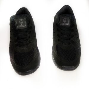 Qi sport kids black lightweight tenni shoes